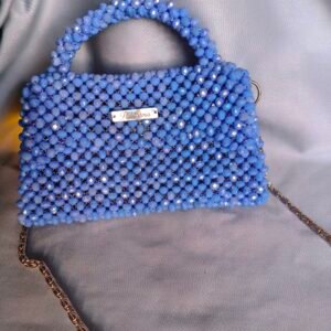 Borsa a perline blu con tracolla a catena – fatta a mano